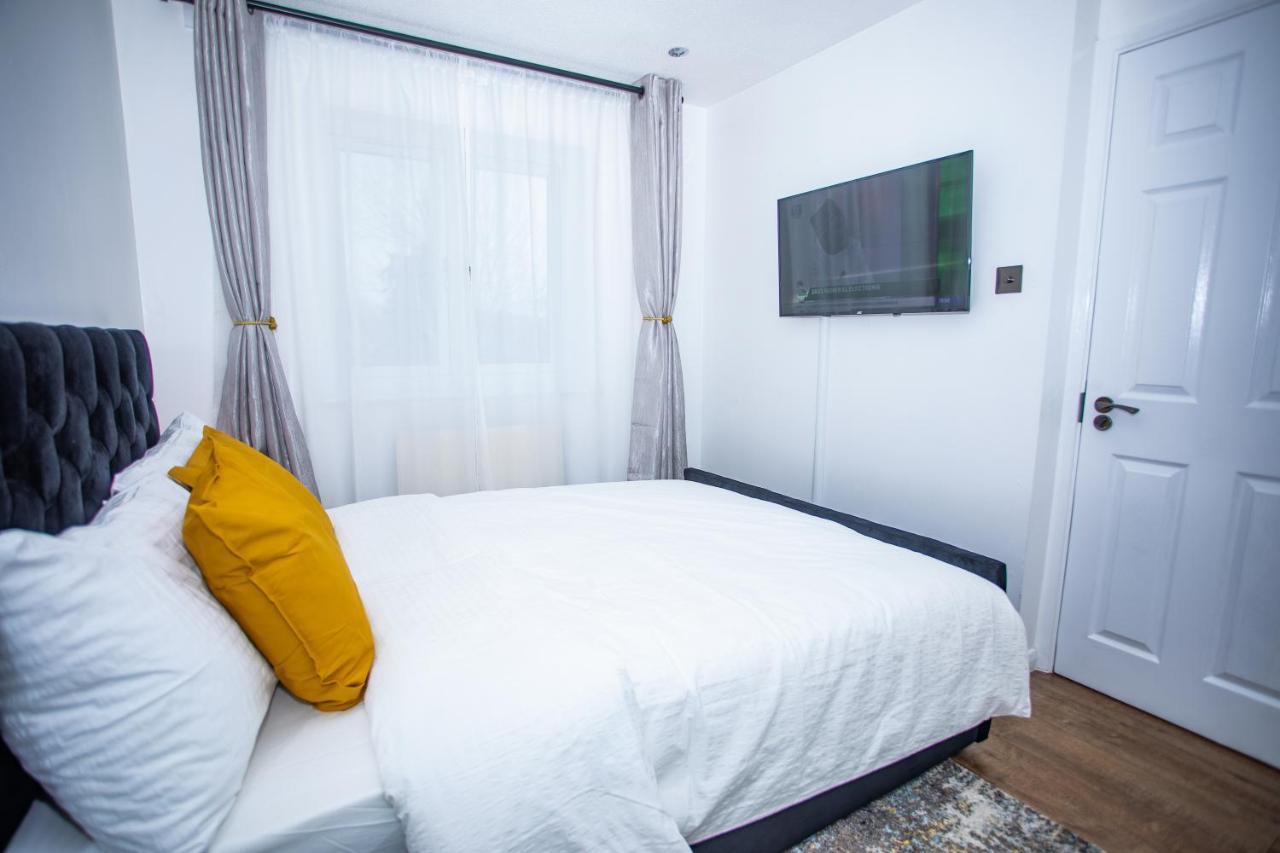 La Vida In Casa Hotel Thamesmead  ภายนอก รูปภาพ